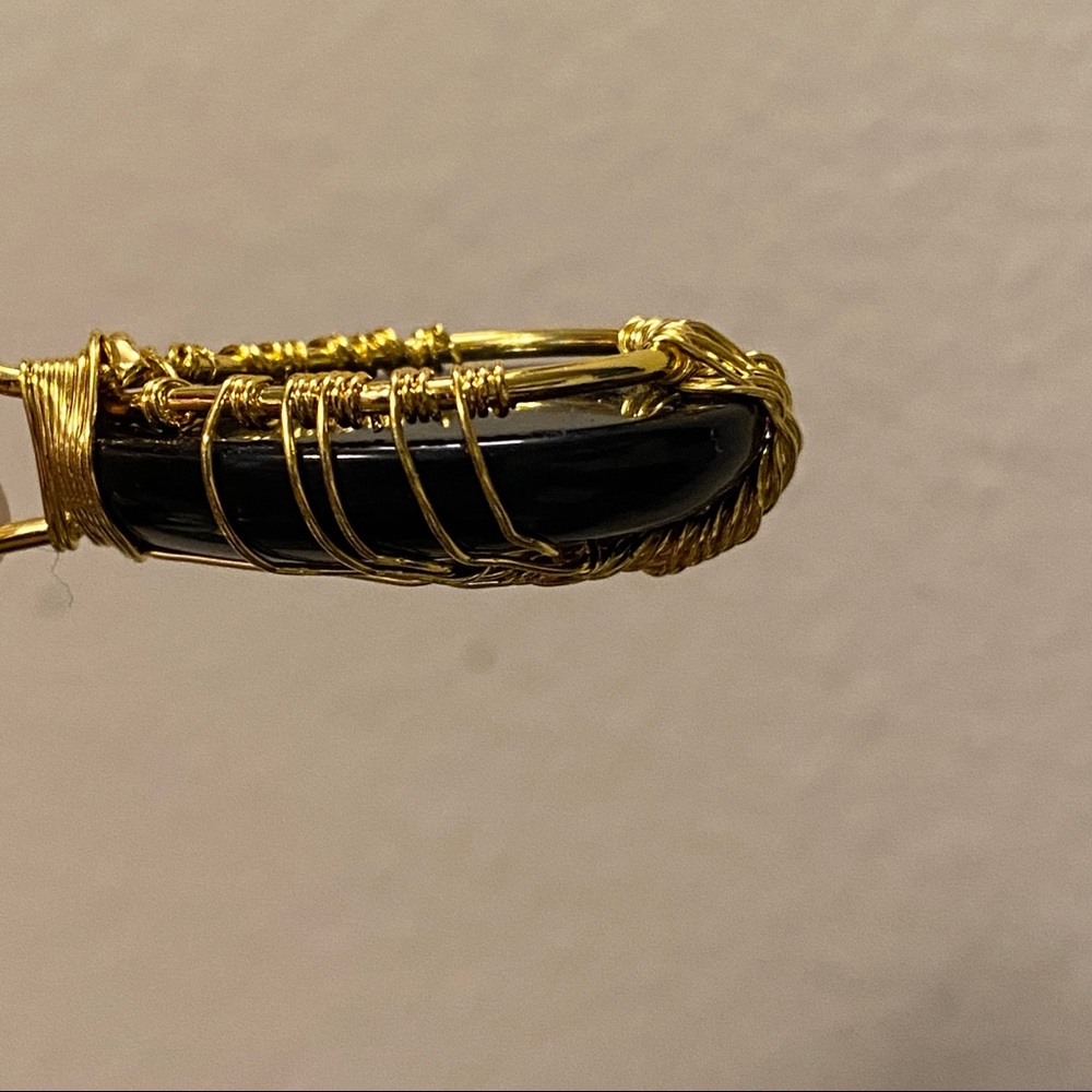 Gold wire wrapped black onyx pendant NEW with box - Picture 5 of 7